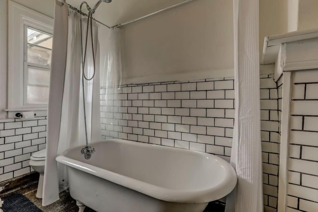 Villa Luxe Mid-Century Styled Historic Townhouse #1 Detroit Esterno foto
